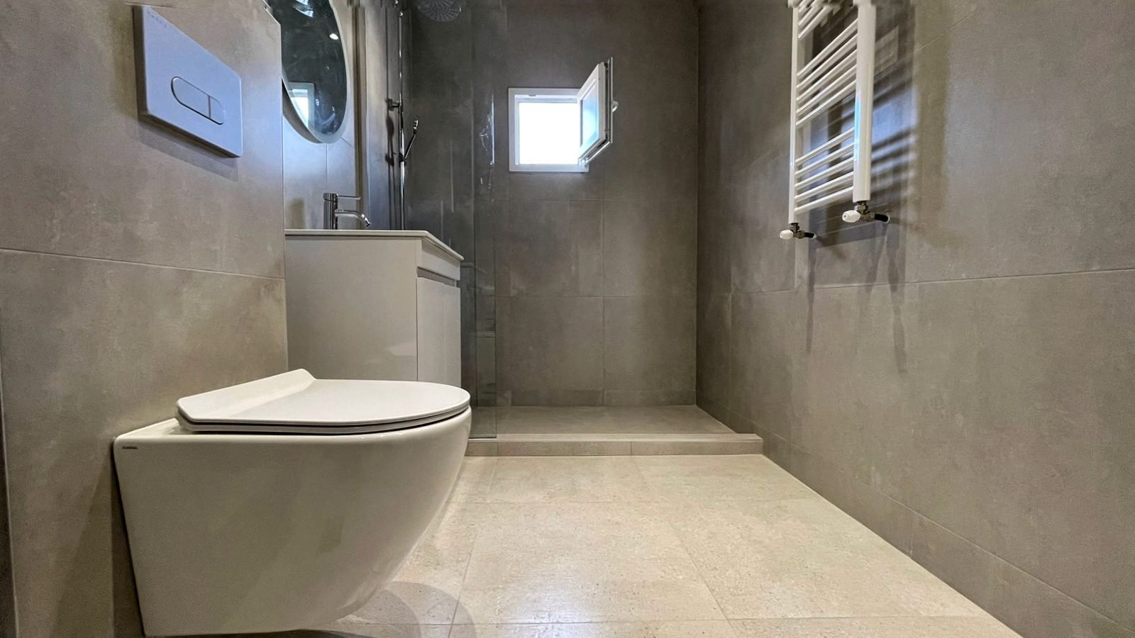 9fed44f6-0a92-4d58-8a69-666a779a4f3c