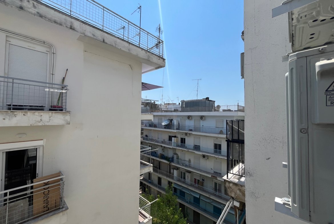 Ενοικιάζεται γκαρσονιέρα στο Διοικητήριο