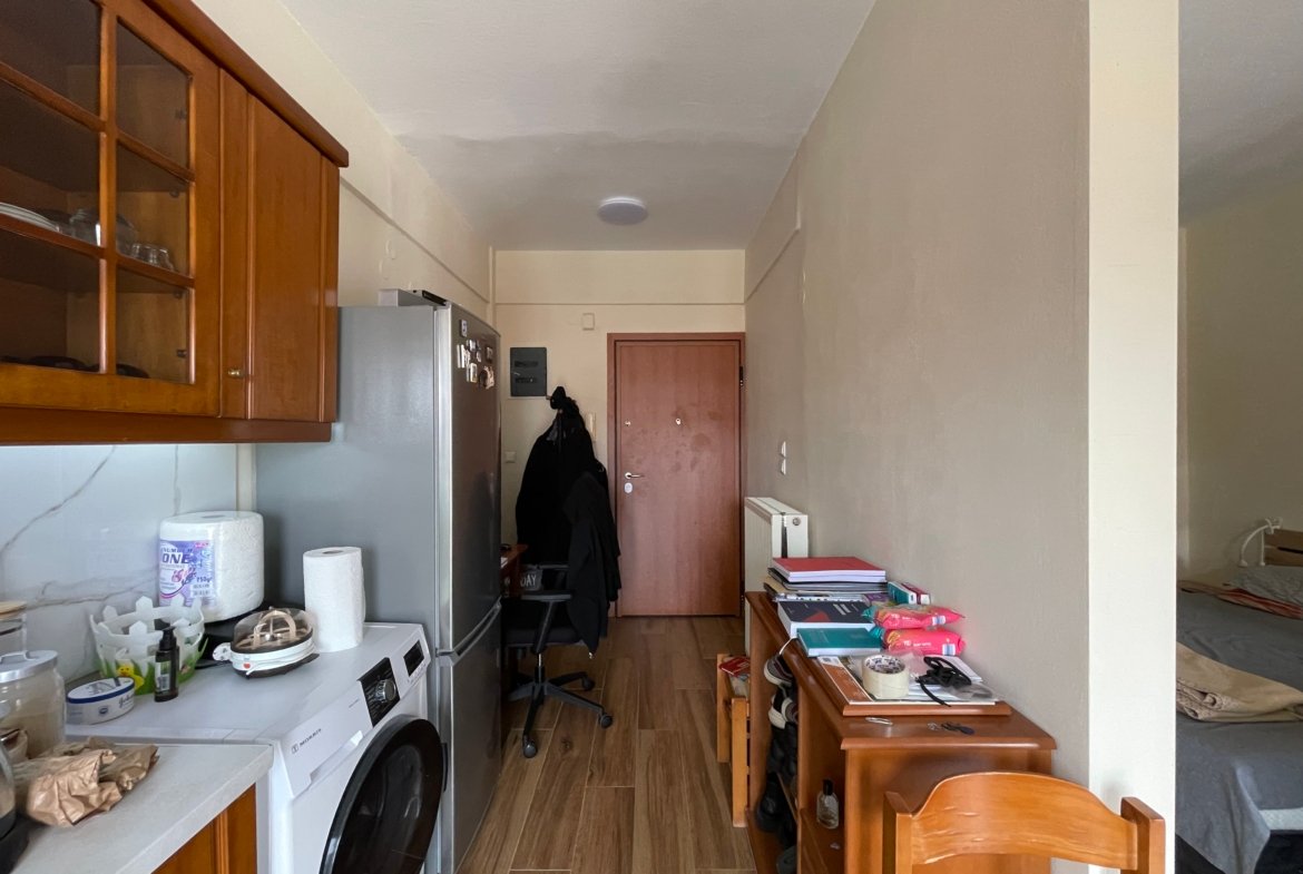 Προς ενοικίαση γκαρσονιέρα στις Συκιές